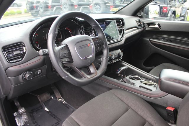 Used 2025 Dodge Durango GT AWD/4WD image 3