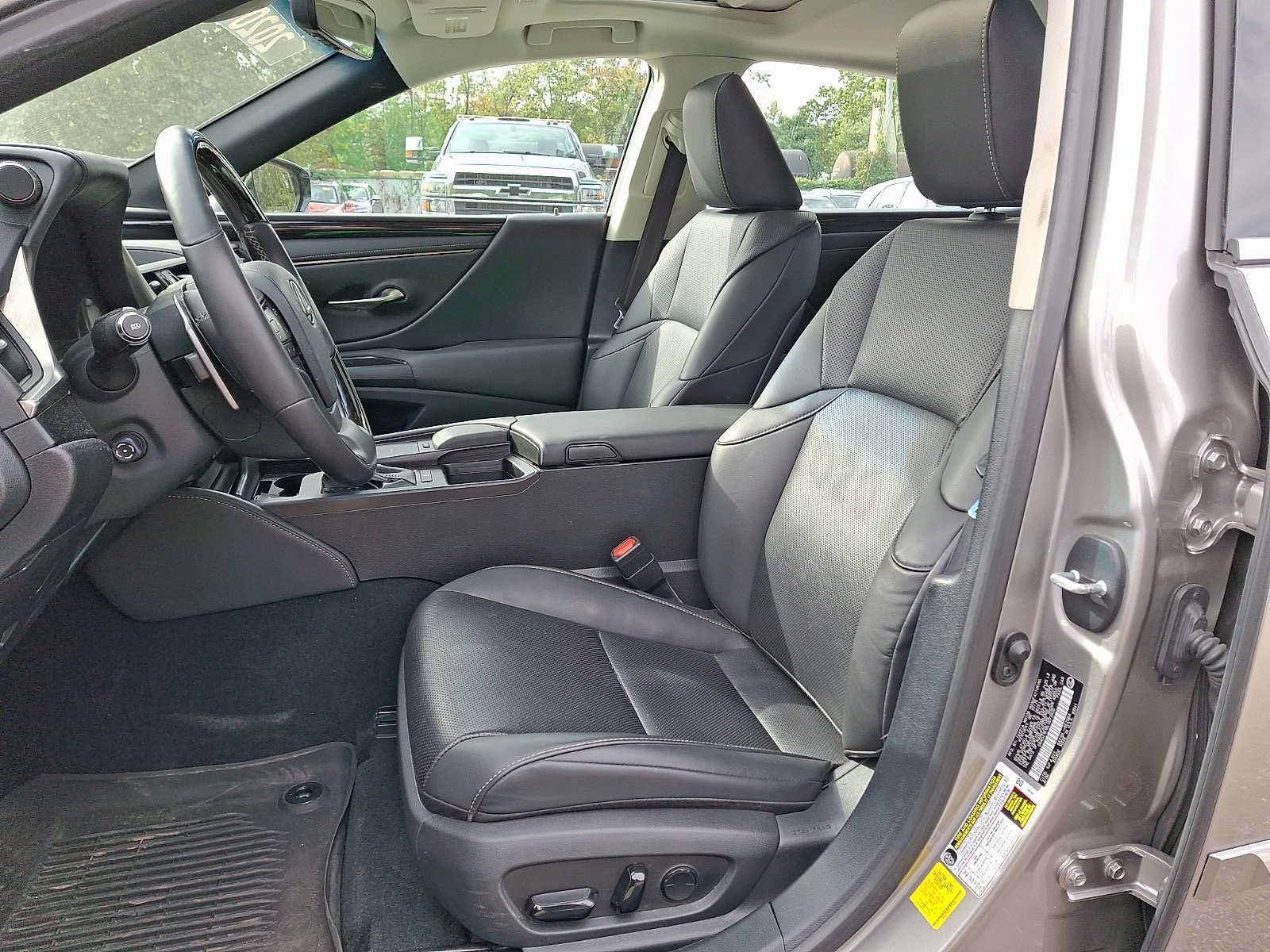 Used 2020 Lexus ES 350 w/ Premium Package FWD image 11