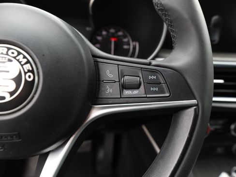 Used 2018 Alfa Romeo Stelvio Ti AWD/4WD image 24