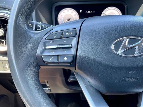 Used 2023 Hyundai Kona SE FWD image 18