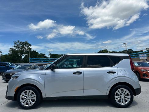 Used 2020 Kia Soul LX FWD image 4