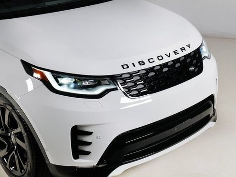 Certified 2025 Land Rover Discovery Dynamic SE AWD/4WD image 30