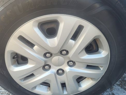 Used 2018 Dodge Grand Caravan SE w/ UConnect Hands-Free Group image 38