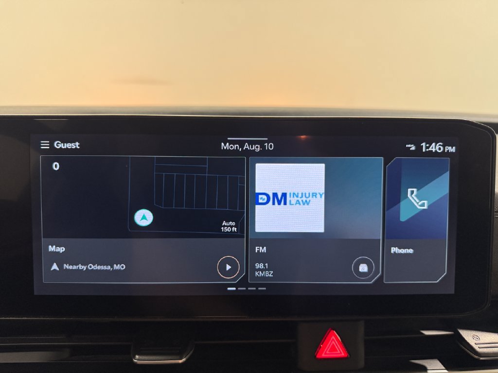 Used 2025 Kia Carnival FWD image 12