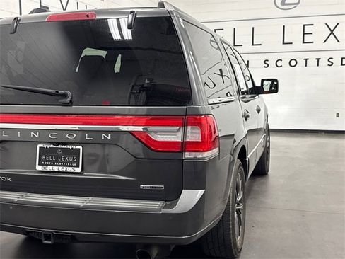 Used 2015 Lincoln Navigator 4WD image 5
