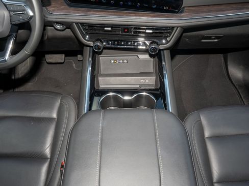 Used 2025 Chevrolet Tahoe LT AWD/4WD image 27