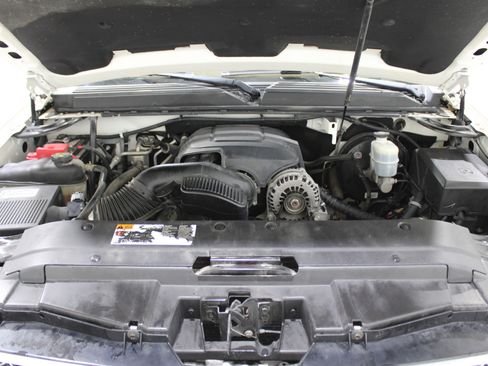 Used 2011 Chevrolet Suburban LTZ image 39