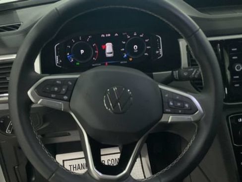 Used 2023 Volkswagen Atlas SE AWD/4WD image 16