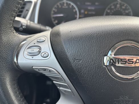 Used 2018 Nissan Murano SV FWD image 16