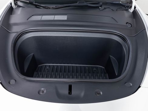 Used 2021 Tesla Model Y Long Range image 42