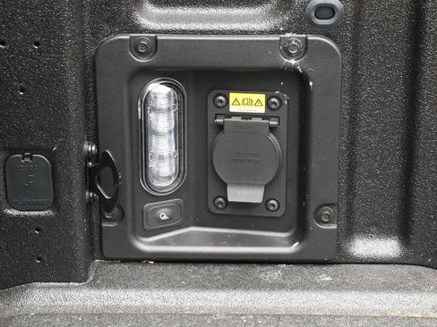 New 2025 Ford Maverick Lariat w/ Black Appearance Package image 12