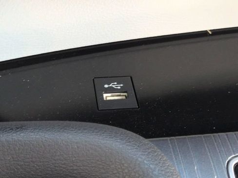 Used 2025 Toyota Sienna XLE FWD image 22