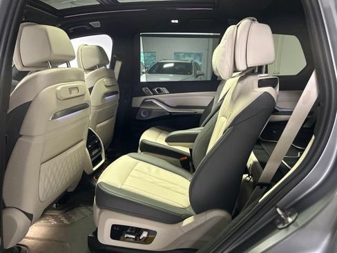 Used 2023 BMW X7 xDrive40i w/ Executive Package AWD/4WD image 23