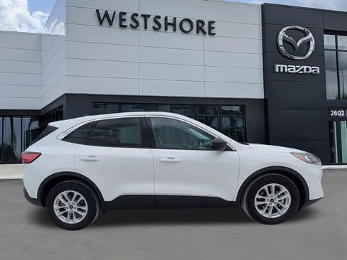 Used 2022 Ford Escape SE FWD image 2