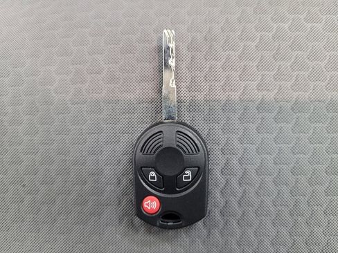 Used 2017 Ford Escape SE image 32