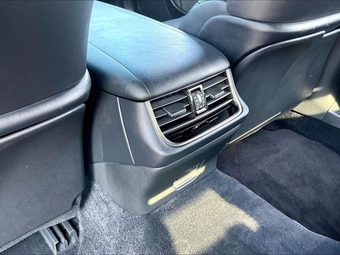 Used 2022 Lexus LS 500 w/ Accessory Package (Z2) RWD image 10