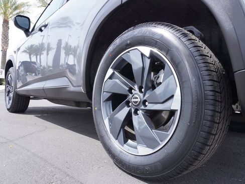 Certified 2025 Nissan Rogue SV image 6