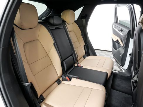 New 2026 Porsche Cayenne image 23