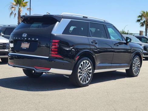 New 2026 Hyundai Palisade Calligraphy FWD image 4