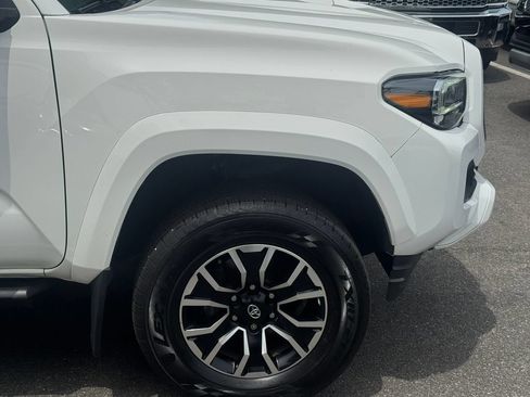 Used 2021 Toyota Tacoma TRD Sport AWD/4WD image 8