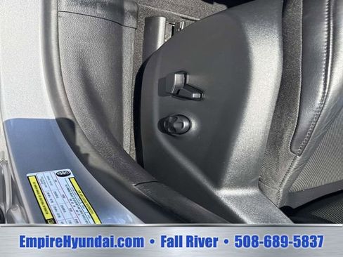 Used 2019 Jeep Cherokee Limited AWD/4WD image 20