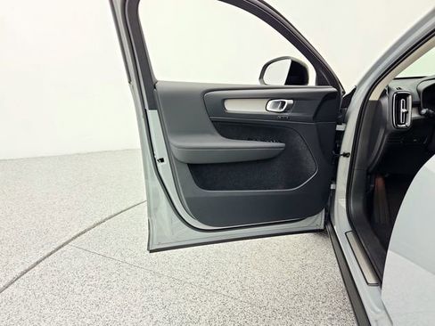 New 2026 Volvo XC40 B5 Plus w/ Protection Package Premier image 28