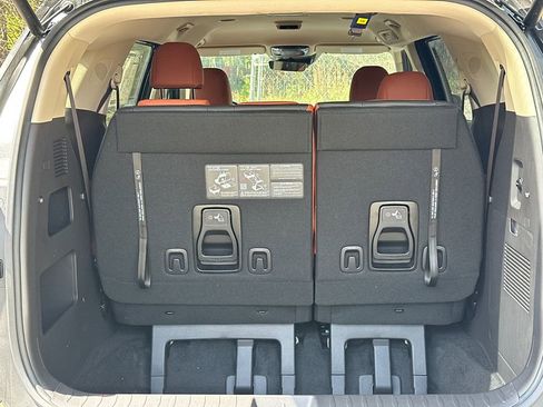 New 2026 Kia Carnival EX FWD image 17