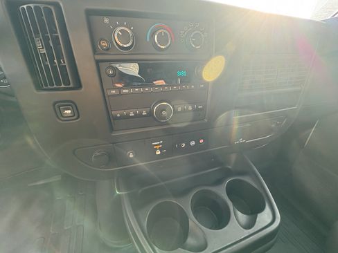 Used 2024 GMC Savana 2500 w/ Driver Convenience Package image 14