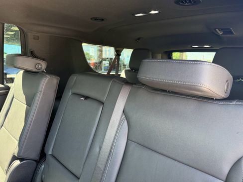 Used 2025 Chevrolet Suburban Z71 AWD/4WD image 13