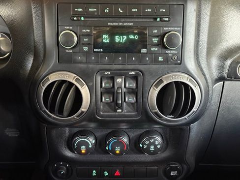 Used 2014 Jeep Wrangler Unlimited Sport w/ Quick Order Package 24S AWD/4WD image 13