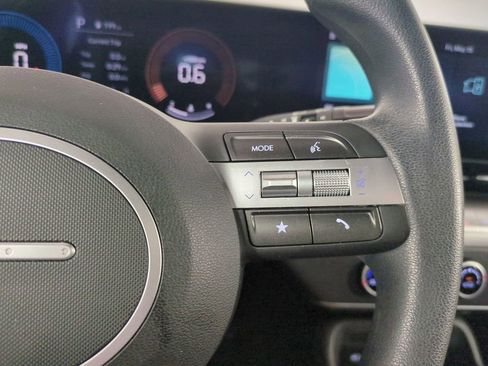 Certified 2025 Hyundai Kona SE AWD/4WD image 31