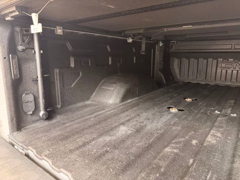 Used 2025 GMC Sierra 2500 AT4 w/ AT4 Premium Plus Package image 10