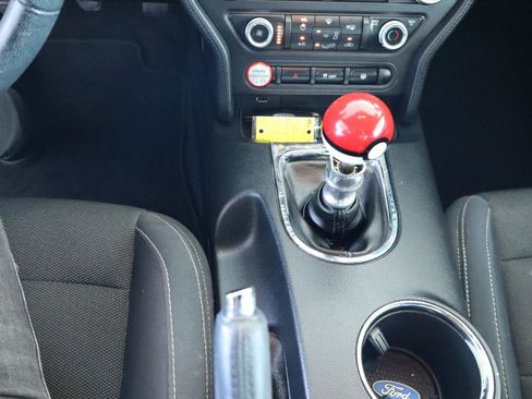 Used 2017 Ford Mustang Coupe RWD image 18