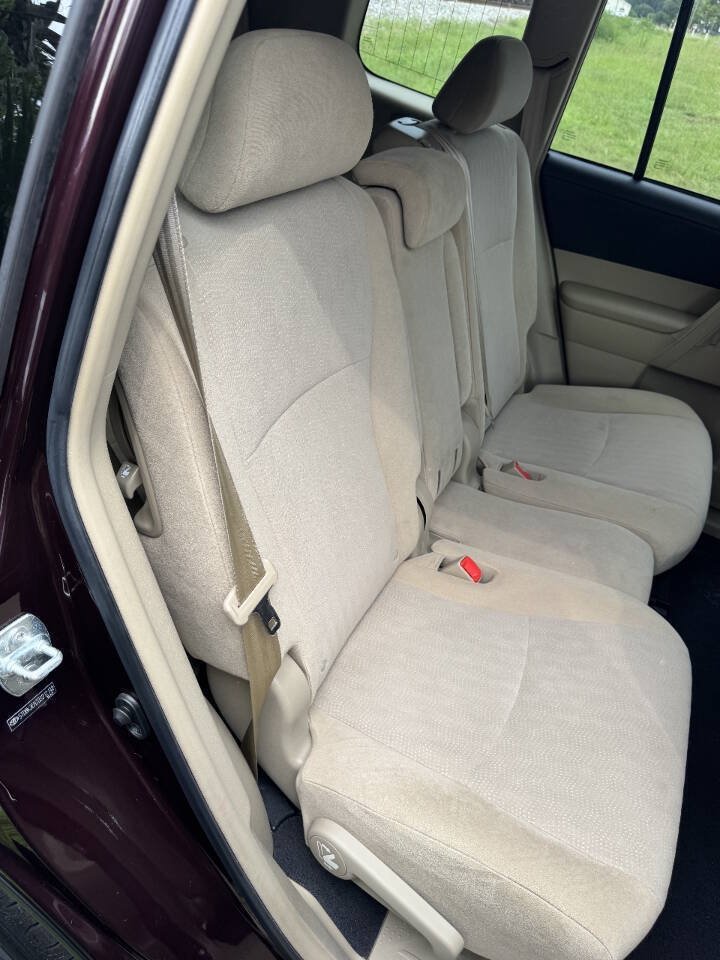 Used 2013 Toyota Highlander 4WD w/ Cold Weather Pkg image 14