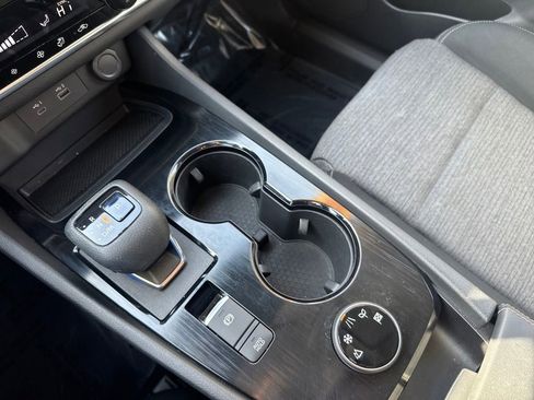 Used 2021 Nissan Rogue SV image 23