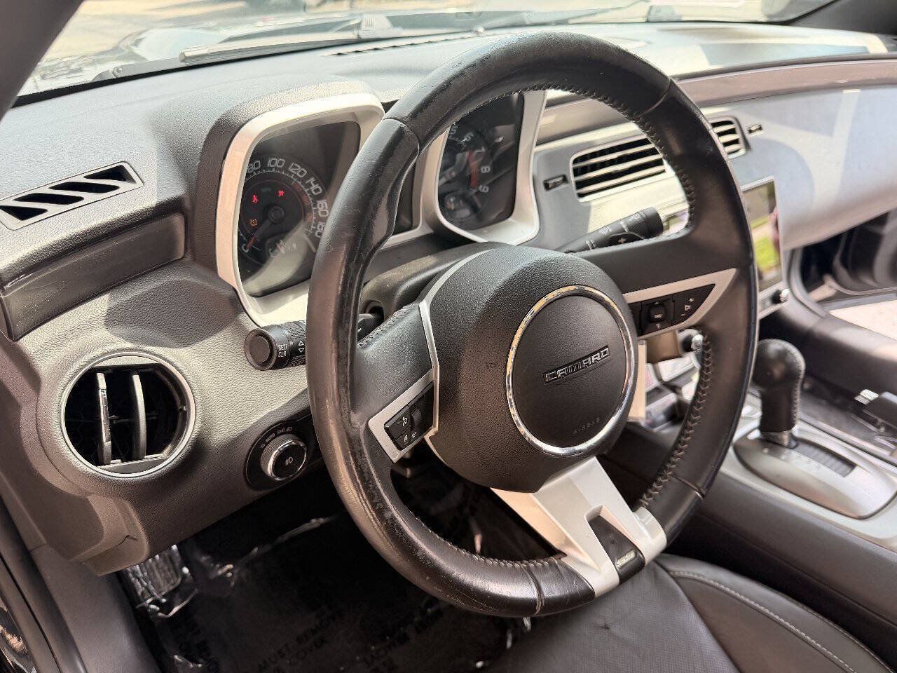 Used 2010 Chevrolet Camaro SS RWD image 8