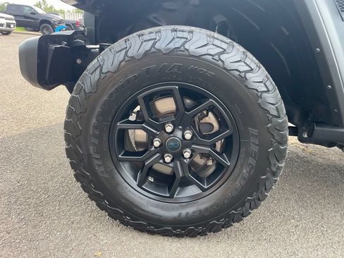 Used 2024 Jeep Wrangler Unlimited AWD/4WD image 21
