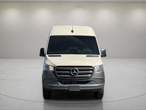 New 2025 Mercedes-Benz Sprinter 2500 image 9