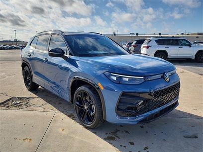 New 2025 Volkswagen Tiguan SE R-Line