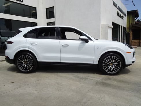 Used 2021 Porsche Cayenne E-Hybrid AWD/4WD image 8