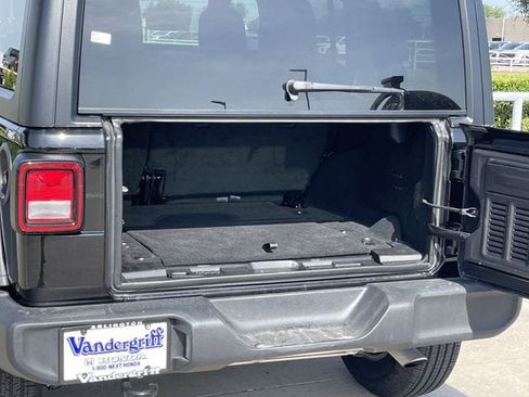 Used 2025 Jeep Wrangler Unlimited Sport AWD/4WD image 29
