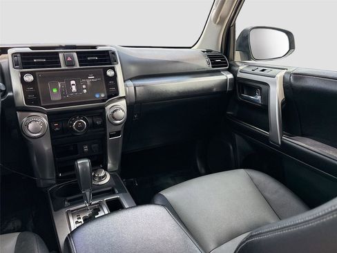 Used 2018 Toyota 4Runner SR5 Premium AWD/4WD image 23
