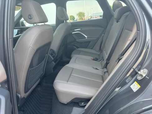 Used 2025 Audi Q5 Premium AWD/4WD image 18