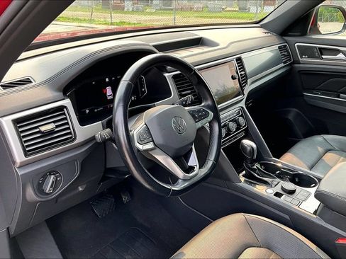 Used 2020 Volkswagen Atlas Cross Sport SEL Premium AWD/4WD image 13