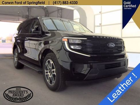Used 2025 Ford Expedition Active AWD/4WD image 5