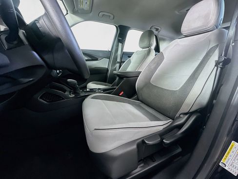 Used 2021 Chevrolet TrailBlazer LS FWD image 13