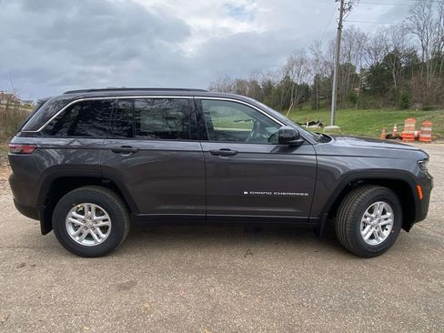 New 2025 Jeep Grand Cherokee Laredo w/ MOPAR Finishing Package image 31