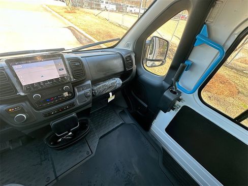Used 2024 RAM ProMaster 3500 w/ Delivery Van Package image 10
