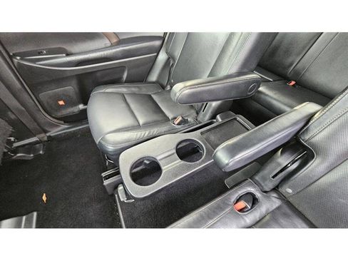 Used 2014 Toyota Highlander Limited Platinum image 20