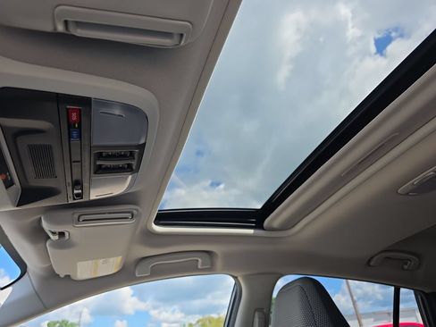 Used 2024 Subaru Crosstrek 2.0i Premium AWD/4WD image 21